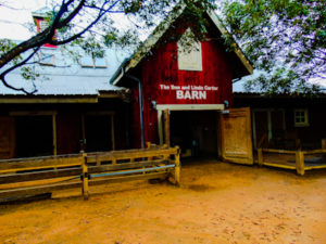 Childern's Zoo Barn Dallas Zoo